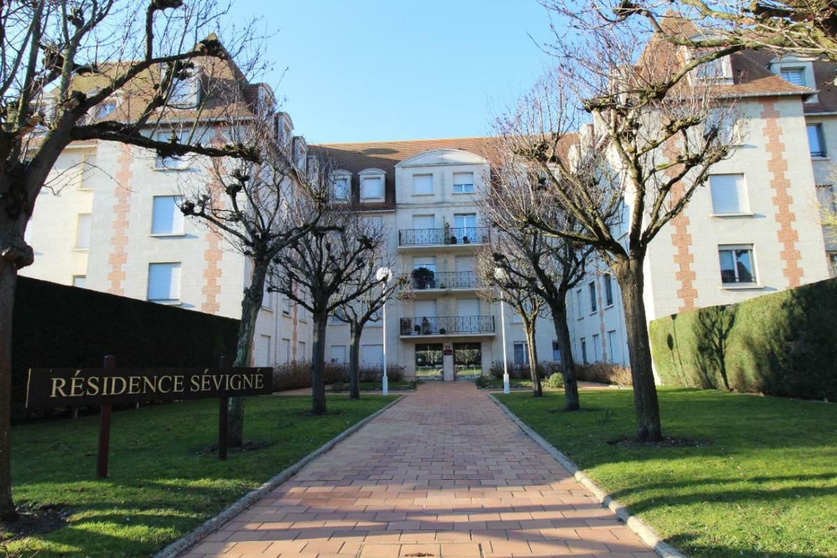 Cadre Exceptionnel: Duplex Classé 4**** Tennis, Piscine, Parking, Linge Inclus, Wifi, Matériel Bébé, Proximité Centre * Deauville