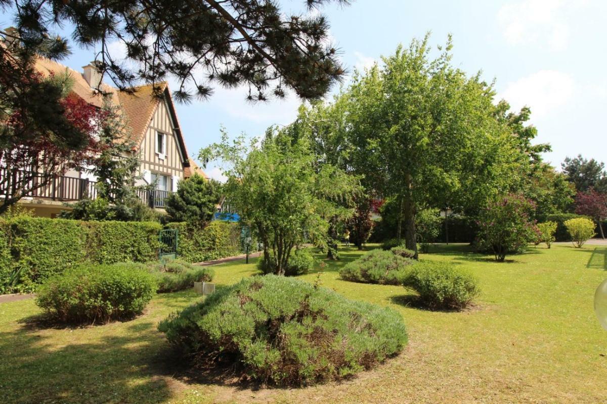 Cadre Exceptionnel: Duplex Classe 4**** Tennis, Piscine, Parking, Linge Inclus, Wifi, Materiel Bebe, Proximite Centre Deauville